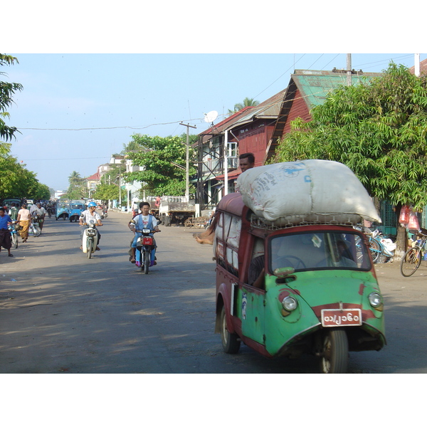 Picture Myanmar Myeik (Mergui) 2005-01 30 - Center Myeik (Mergui)