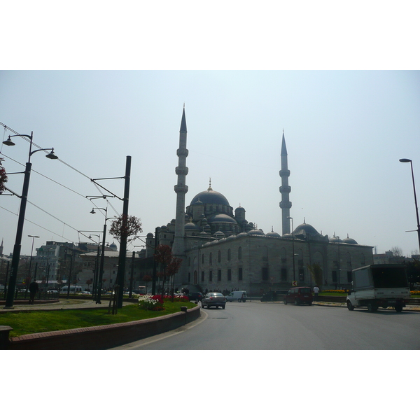 Picture Turkey Istanbul Bosphorus 2009-04 45 - Center Bosphorus