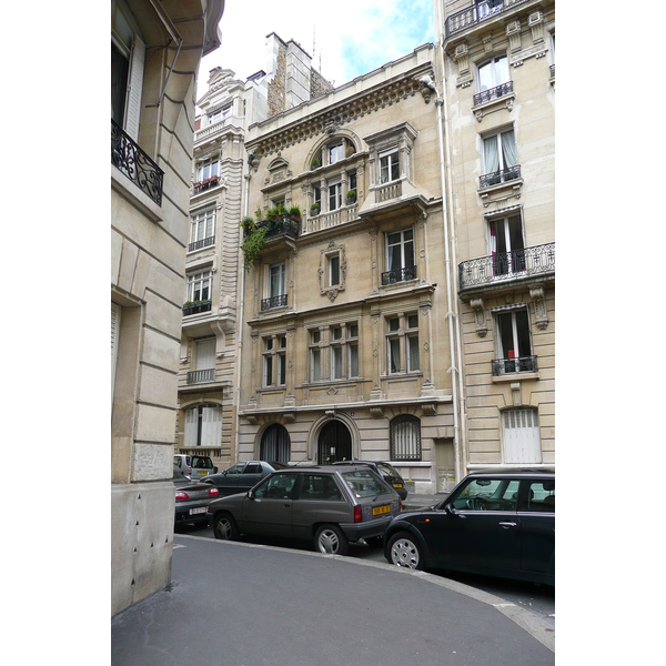 Picture France Paris Rue Ampere 2007-06 32 - Recreation Rue Ampere