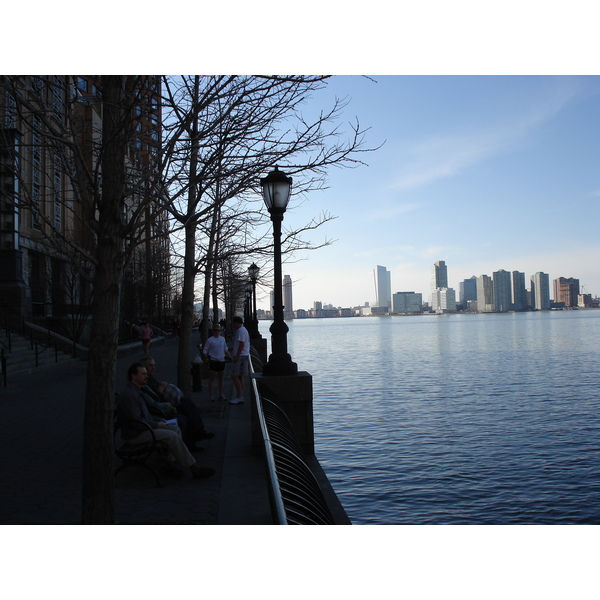 Picture United States New York Battery Park 2006-03 13 - Tours Battery Park