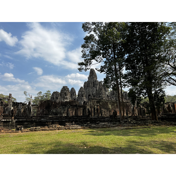 Picture Cambodia Siem Reap Bayon 2023-01 57 - Recreation Bayon