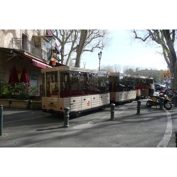 Picture France Aix en Provence Place du General de Gaulle 2008-04 6 - Tours Place du General de Gaulle