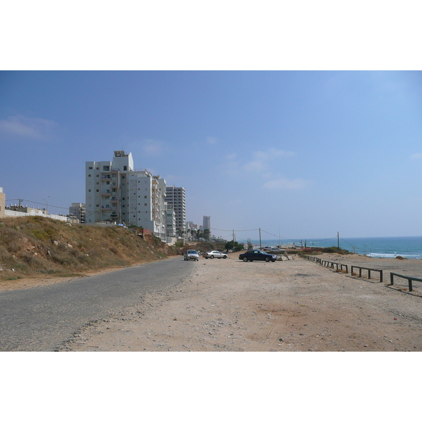 Picture Israel Bat Yam Beach 2007-06 5 - Center Bat Yam Beach