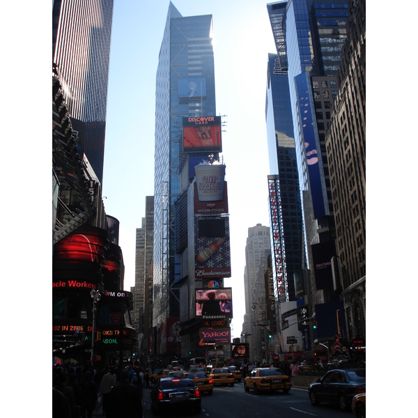 Picture United States New York Time Square 2006-03 13 - Center Time Square