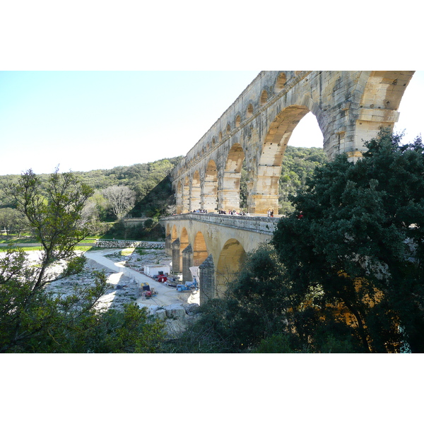 Picture France Pont du Gard 2008-04 41 - Tour Pont du Gard