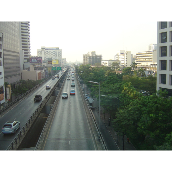 Picture Thailand Bangkok Sky Train 2004-12 126 - Discovery Sky Train