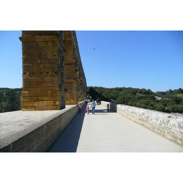 Picture France Pont du Gard 2008-04 30 - Tour Pont du Gard