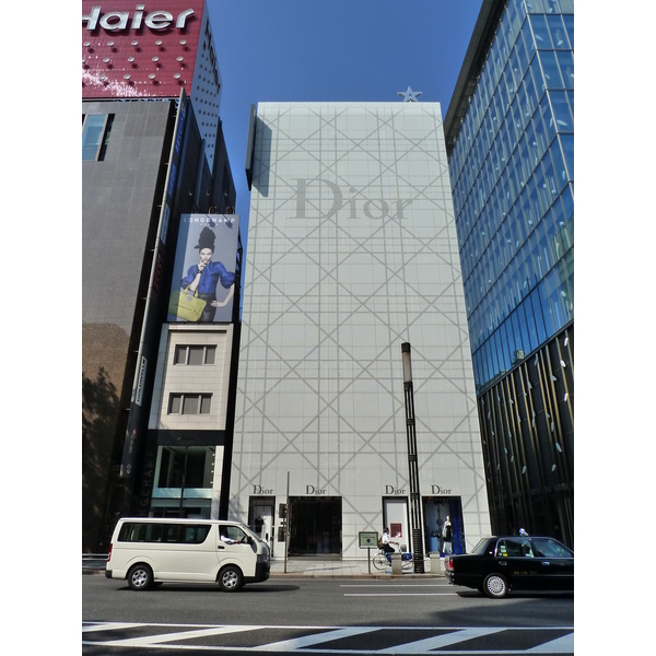 Picture Japan Tokyo Ginza 2010-06 30 - Discovery Ginza