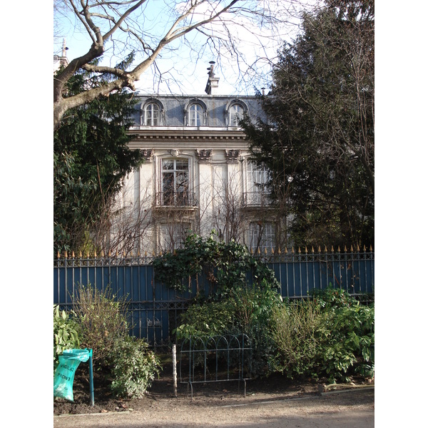 Picture France Paris Monceau Garden 2006-03 20 - History Monceau Garden