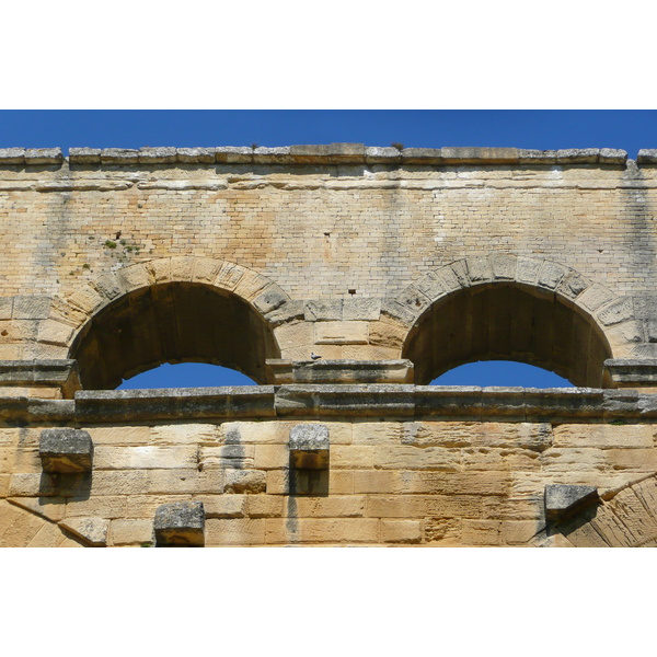 Picture France Pont du Gard 2008-04 71 - Center Pont du Gard