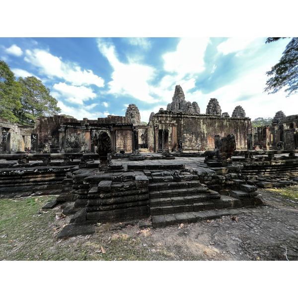 Picture Cambodia Siem Reap Bayon 2023-01 4 - Tour Bayon