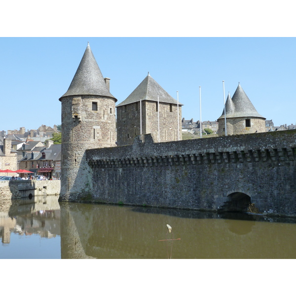 Picture France Fougeres 2010-04 41 - Tours Fougeres