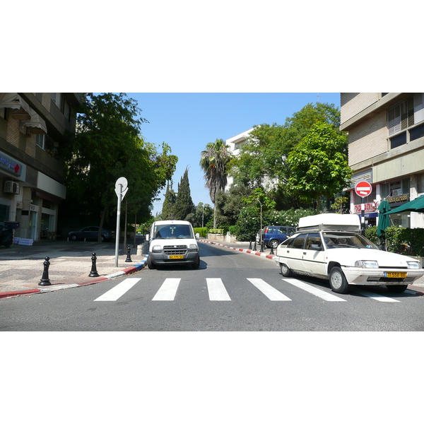 Picture Israel Tel Aviv Kikar Hamedina 2007-06 22 - Around Kikar Hamedina