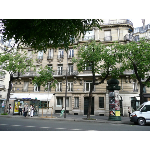 Picture France Paris 17th Arrondissement Avenue de Wagram 2007-05 55 - Center Avenue de Wagram