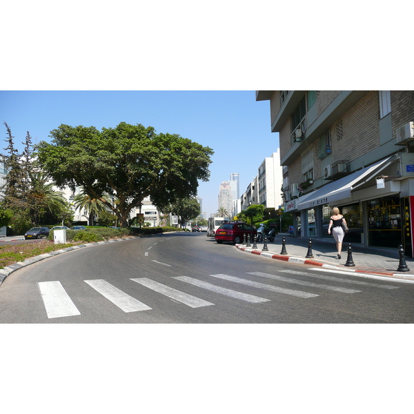 Picture Israel Tel Aviv Kikar Hamedina 2007-06 6 - Tours Kikar Hamedina