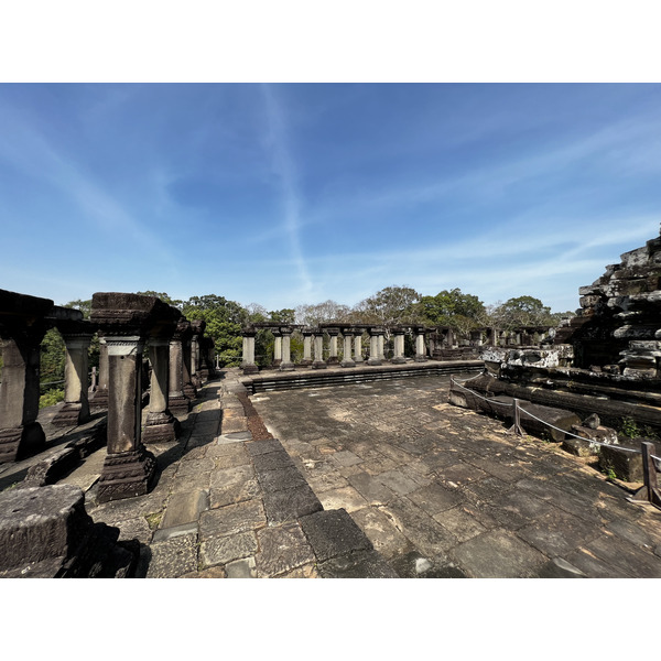 Picture Cambodia Siem Reap Baphuon 2023-01 33 - Recreation Baphuon