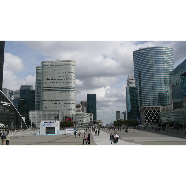 Picture France Paris La Defense 2007-05 58 - Recreation La Defense