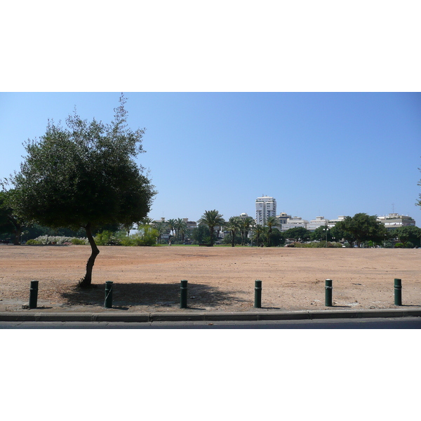 Picture Israel Tel Aviv Kikar Hamedina 2007-06 8 - Tours Kikar Hamedina