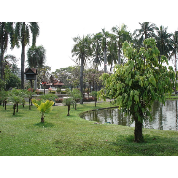 Picture Thailand Chiang Mai Inside Canal Buak Had Park 2006-04 6 - Recreation Buak Had Park