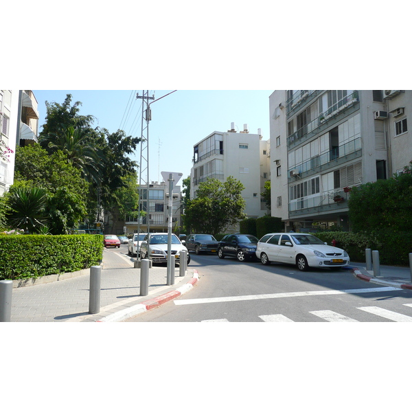 Picture Israel Tel Aviv Jabotinsky Street 2007-06 12 - Around Jabotinsky Street