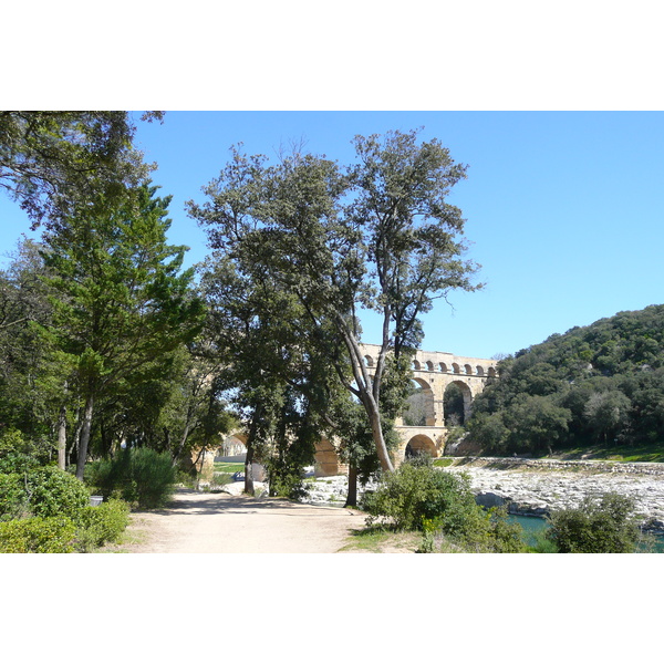 Picture France Pont du Gard 2008-04 16 - Discovery Pont du Gard