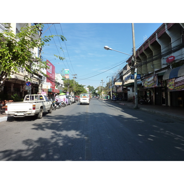 Picture Thailand Chiang Mai Rachadamnoen road 2009-12 25 - History Rachadamnoen road