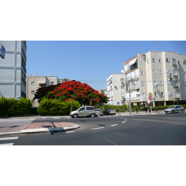 Picture Israel Tel Aviv Jabotinsky Street 2007-06 9 - Recreation Jabotinsky Street