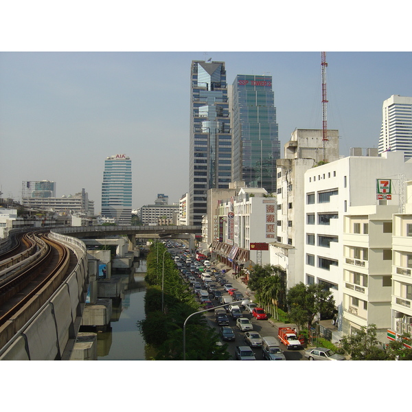 Picture Thailand Bangkok Sky Train 2004-12 45 - Discovery Sky Train