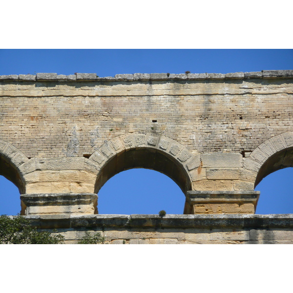 Picture France Pont du Gard 2008-04 14 - Tours Pont du Gard