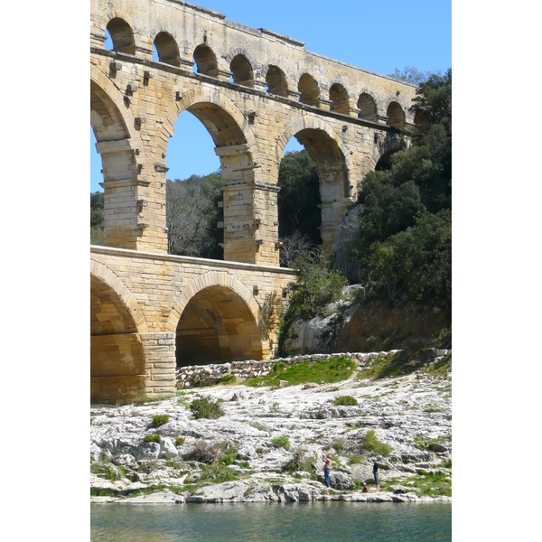 Picture France Pont du Gard 2008-04 17 - Tours Pont du Gard