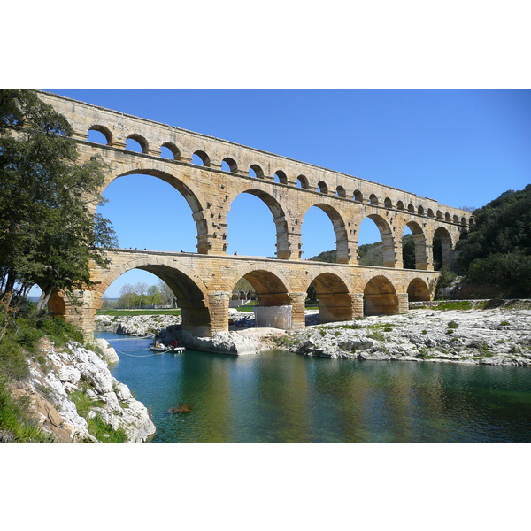 Picture France Pont du Gard 2008-04 13 - Recreation Pont du Gard