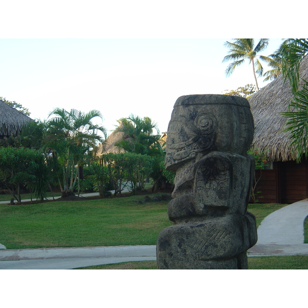 Picture Polynesia Moorea Pearl Resort Hotel 2006-04 15 - Center Pearl Resort Hotel