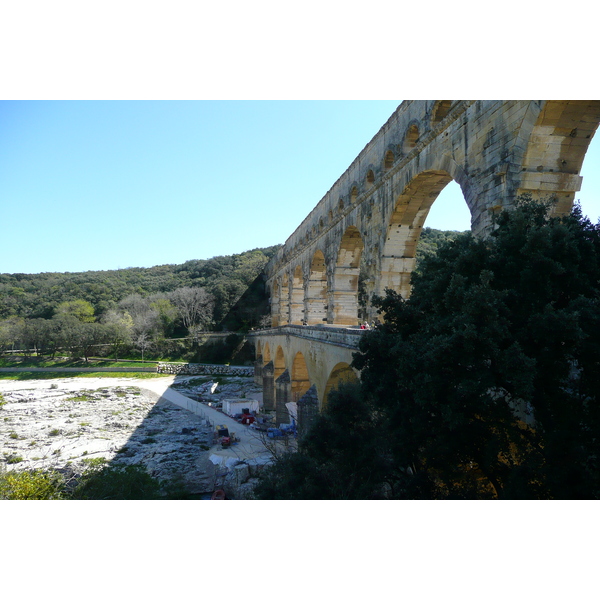 Picture France Pont du Gard 2008-04 90 - Center Pont du Gard