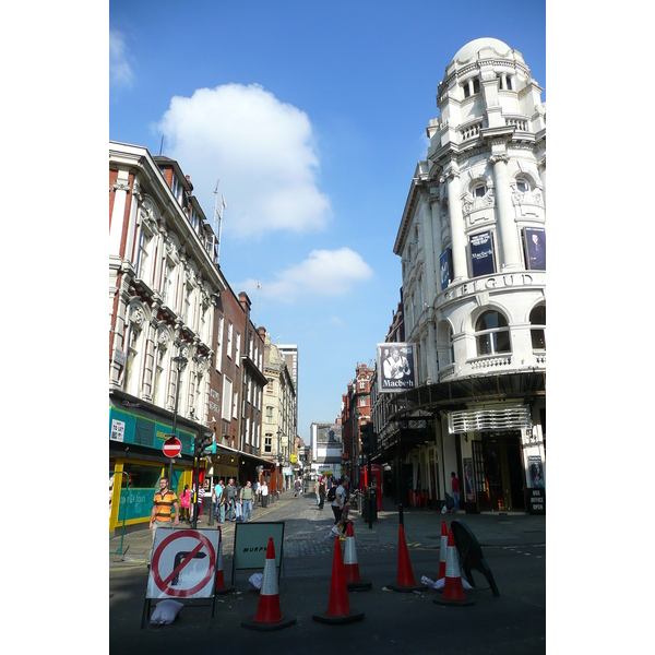 Picture United Kingdom London Shaftesbury Avenue 2007-09 22 - Recreation Shaftesbury Avenue