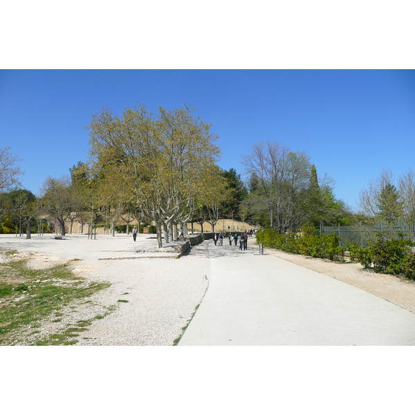 Picture France Pont du Gard 2008-04 9 - Tours Pont du Gard