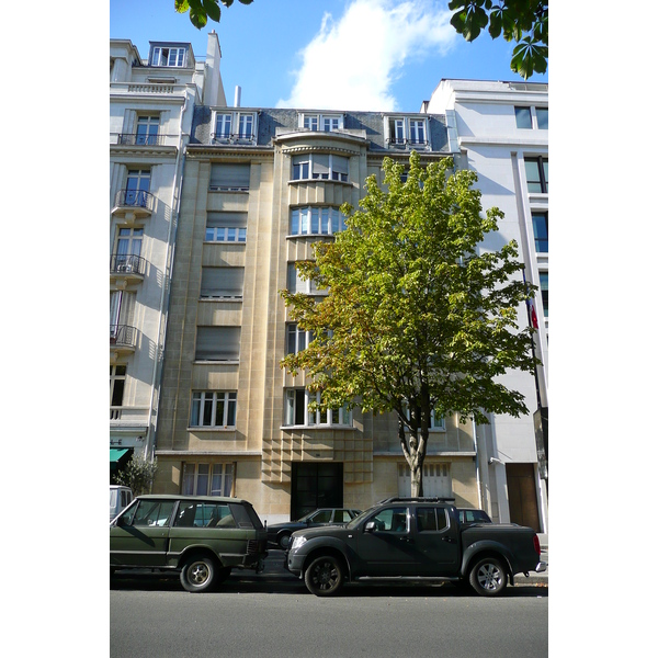 Picture France Paris Avenue Hoche 2007-09 16 - History Avenue Hoche