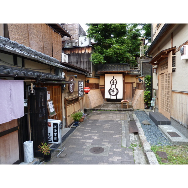 Picture Japan Kyoto Ninenzaka 2010-06 90 - Center Ninenzaka