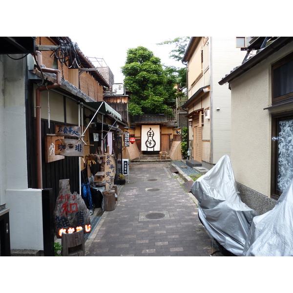 Picture Japan Kyoto Ninenzaka 2010-06 79 - Center Ninenzaka