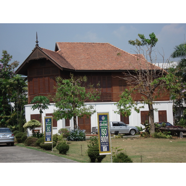 Picture Thailand Chiang Mai Inside Canal 2006-04 12 - Discovery Inside Canal