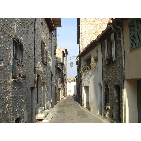 Picture France Les Hauts de Cagnes 2006-01 74 - Tour Les Hauts de Cagnes