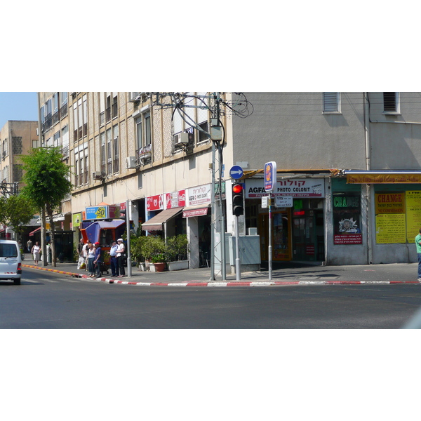 Picture Israel Tel Aviv Ibn Gvirol Street 2007-06 61 - History Ibn Gvirol Street