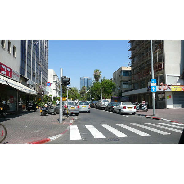 Picture Israel Tel Aviv Ibn Gvirol Street 2007-06 56 - History Ibn Gvirol Street