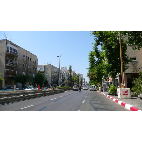 Picture Israel Tel Aviv Ibn Gvirol Street 2007-06 51 - Journey Ibn Gvirol Street