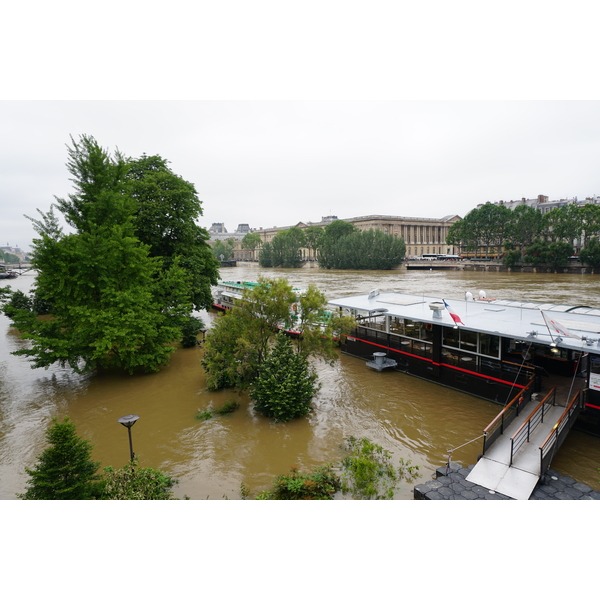 Picture France Paris Seine river 2016-06 53 - Tours Seine river