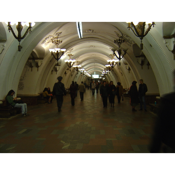 Picture Russia Moscow Subway 2005-04 5 - Around Subway