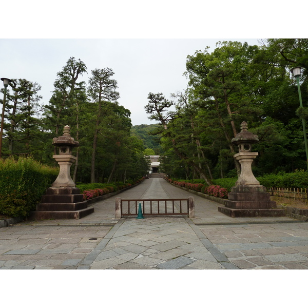 Picture Japan Kyoto Yasaka Shrine 2010-06 9 - Recreation Yasaka Shrine