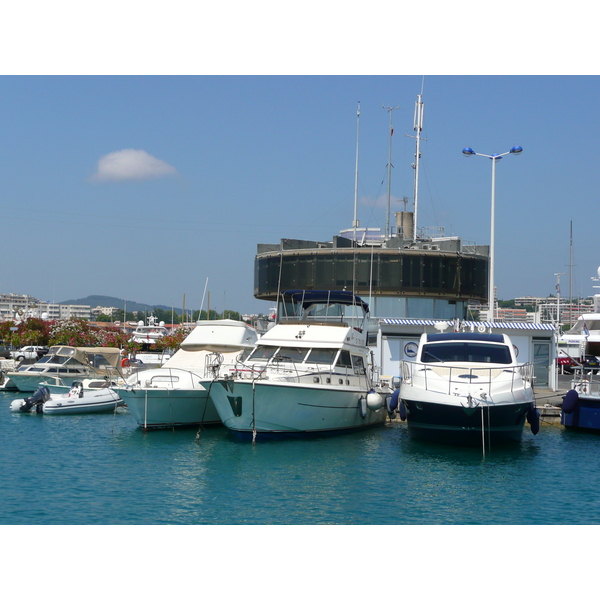 Picture France Antibes Port Vauban 2007-07 15 - Around Port Vauban