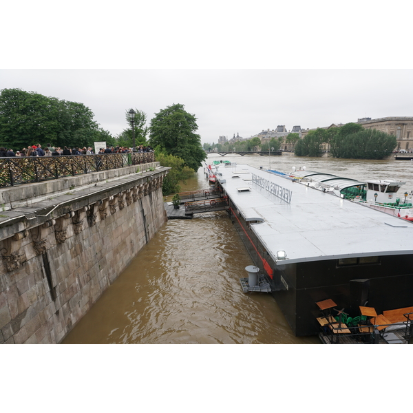 Picture France Paris Seine river 2016-06 43 - Around Seine river