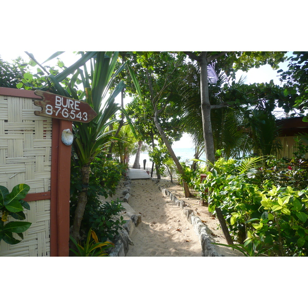 Picture Fiji Beachcomber Island 2010-05 37 - Center Beachcomber Island