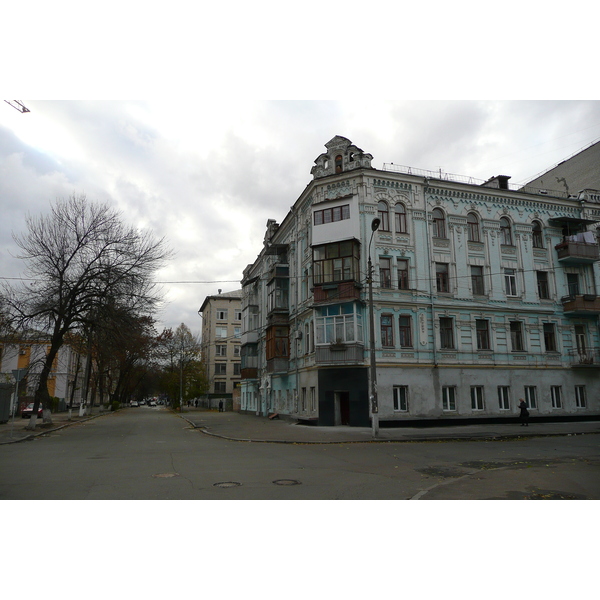 Picture Ukraine Kiev Podil West 2007-11 102 - History Podil West